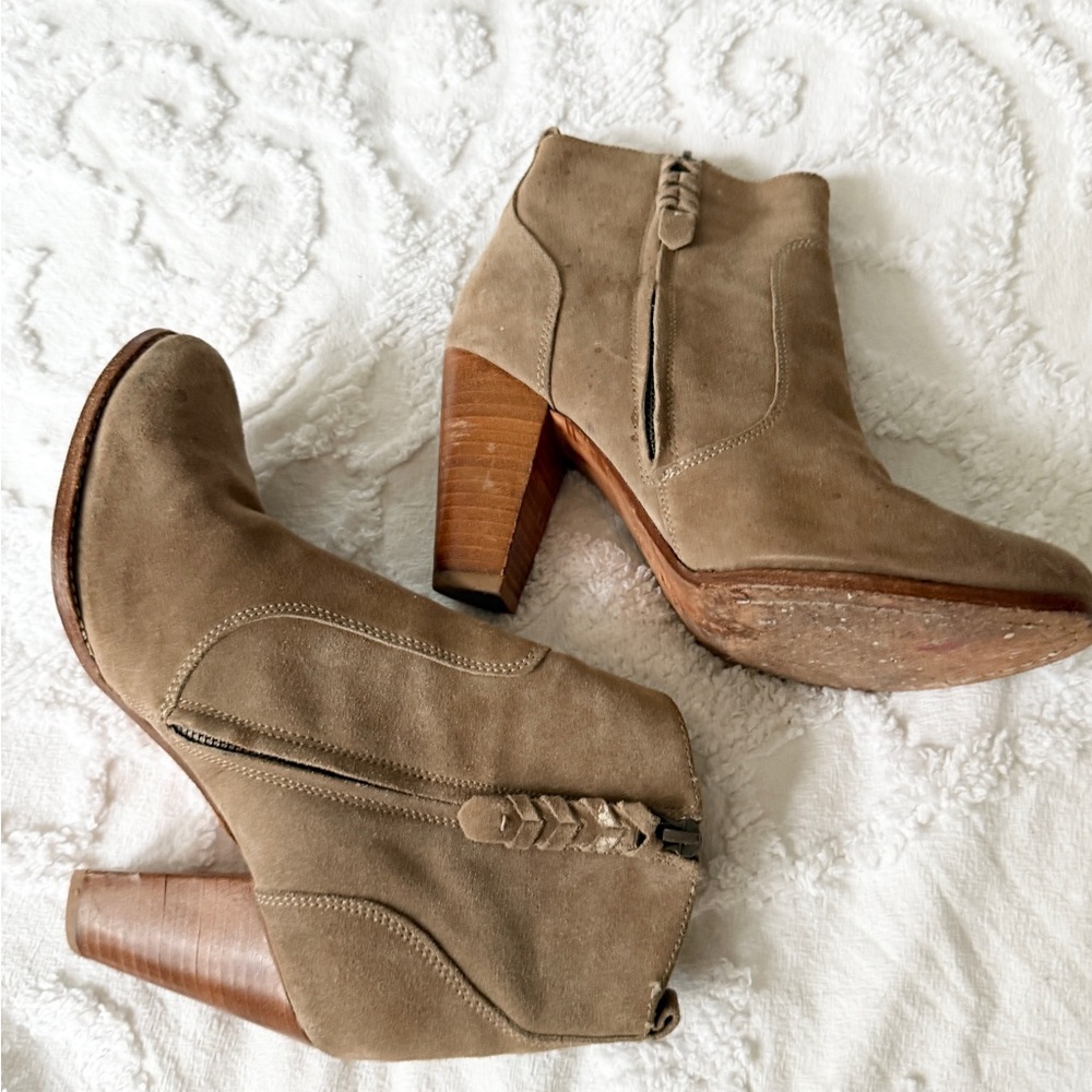 Joie ‘Dalton’ Tan Suede Ankle Women’s Booties Size 9 - Picture 4 of 9